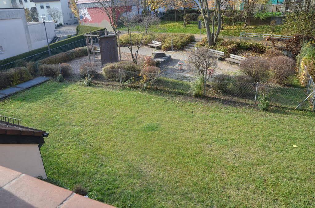 Hotel Zur Traube Moglingen Exterior foto