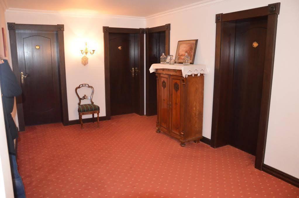 Hotel Zur Traube Moglingen Exterior foto